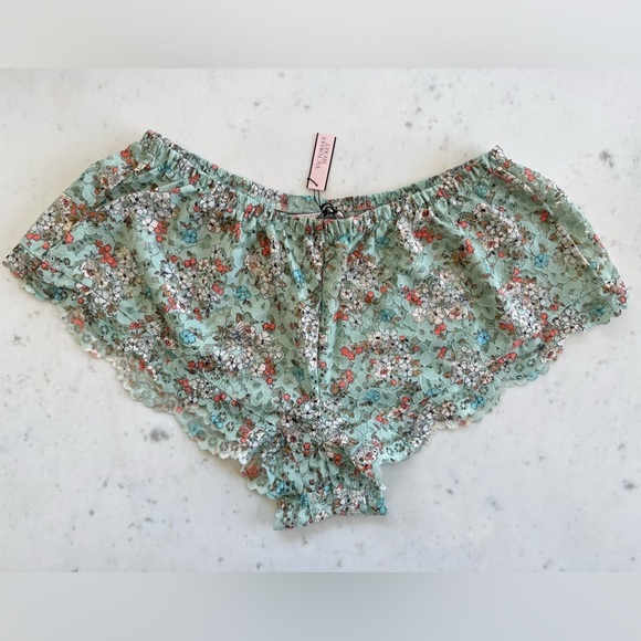 NWT Victoria’s Secret Floral Mint Green Lace Boy Shorts - Picture 1 of 5